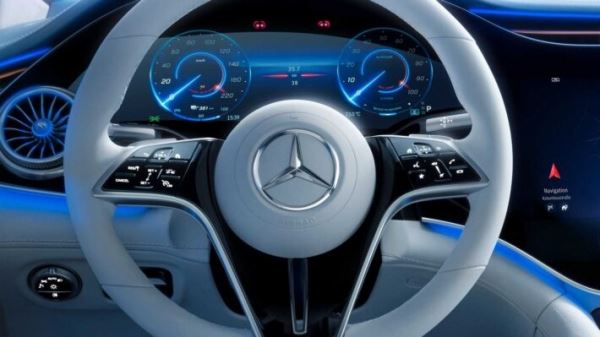 Компания Mercedes-Benz представила электрический седан EQS для рынка России