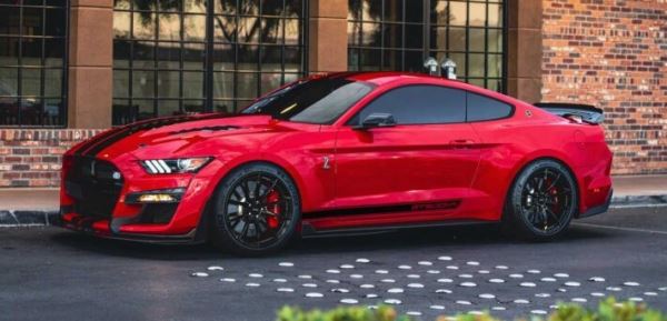 Компания Shelby вернула экстремальное купе Ford Mustang GT500KR в модельную линейку