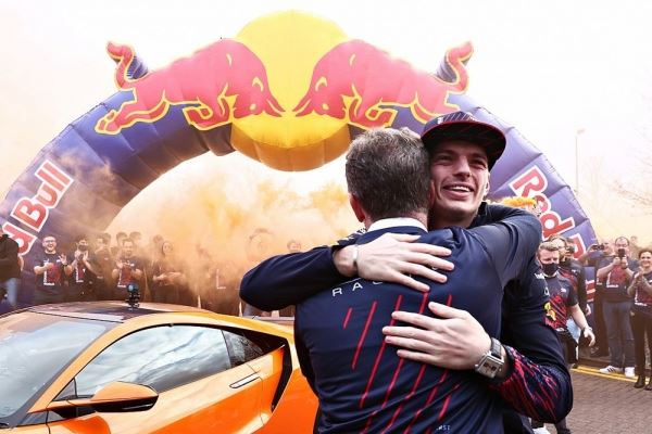 Сотрудники Red Bull не получат премий, но все равно рады. Вот почему