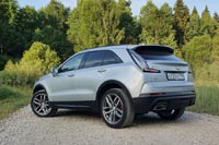 Тест-драйв Cadillac XT4