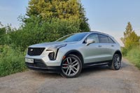 Тест-драйв Cadillac XT4