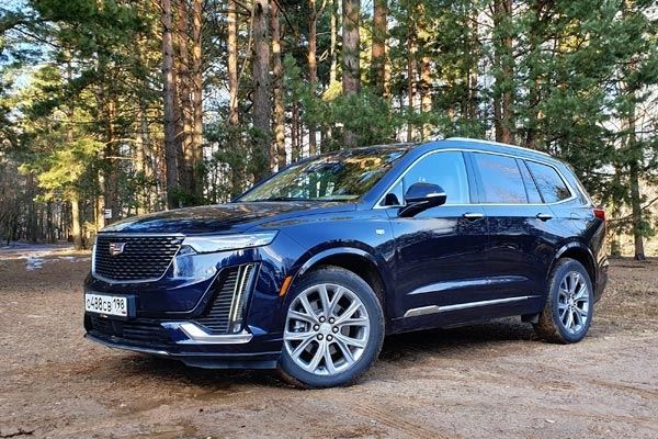 Тест-драйв Cadillac XT6