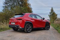 Тест-драйв Lexus UX