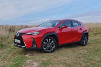 Тест-драйв Lexus UX