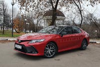 Тест-драйв Toyota Camry