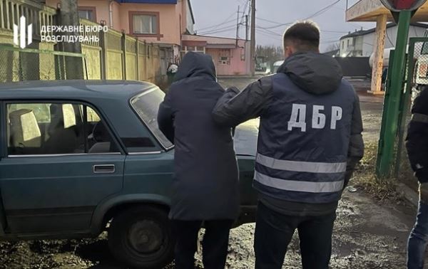 В двух областях полицейские попались на взятках