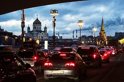 В Москве, Петербурге и Екатеринбурге могут совместить движение машин и пешеходов